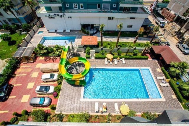 Apartamento Cozy Sea View Next To The Beach, In The Mid Of The Market, Saturday Bazar, Restaurants & Bars Etc, Alanya Mahmutlar! Exterior foto